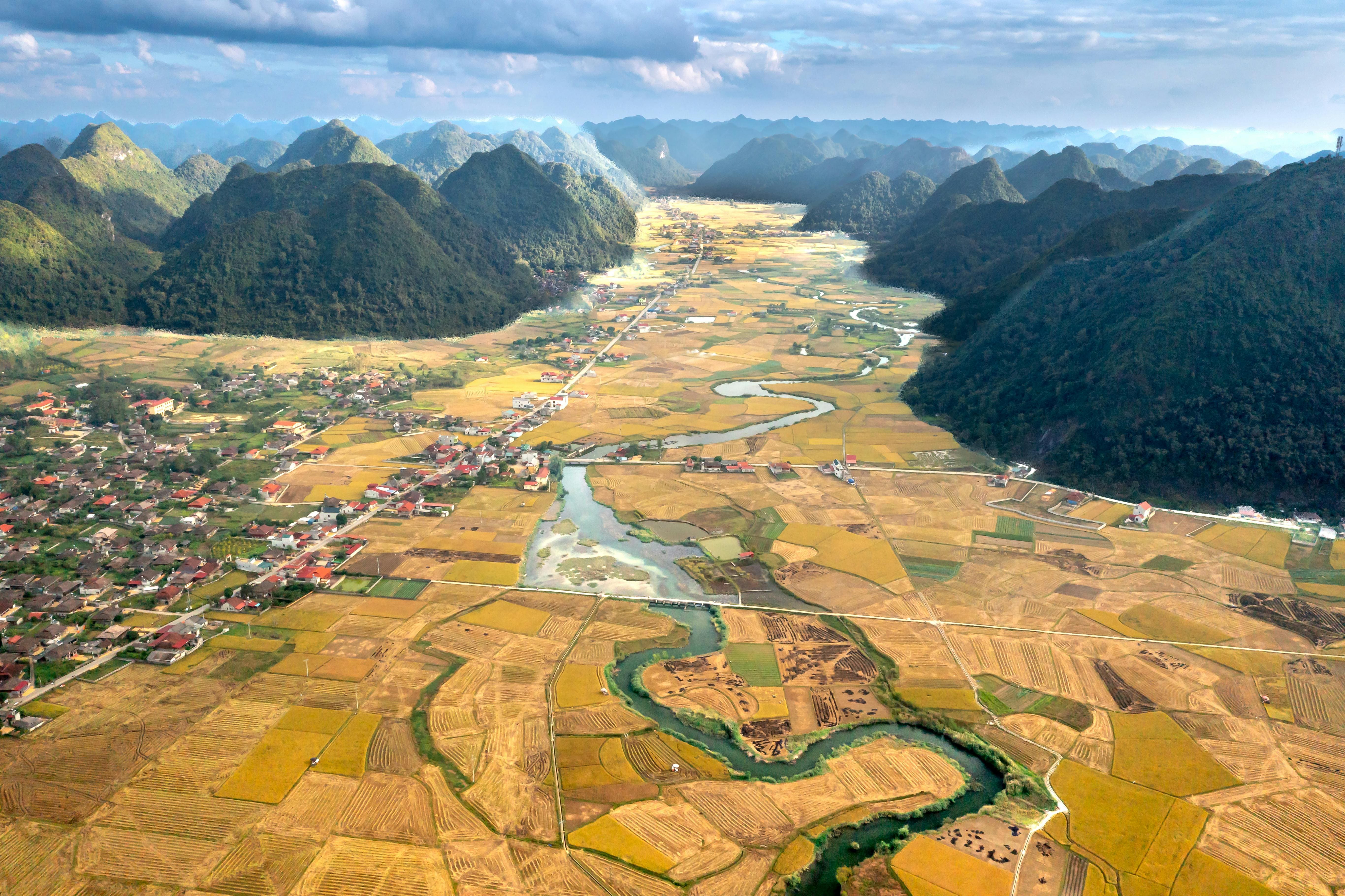 Mountain Topography Mapping